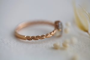 Image of 18ct rose gold, grey oval rose-cut diamond ring (IOW121)