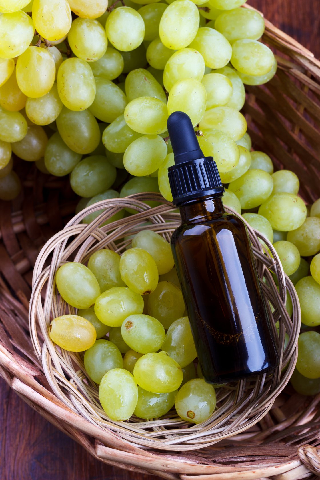 Image of Lela Peeling Wine