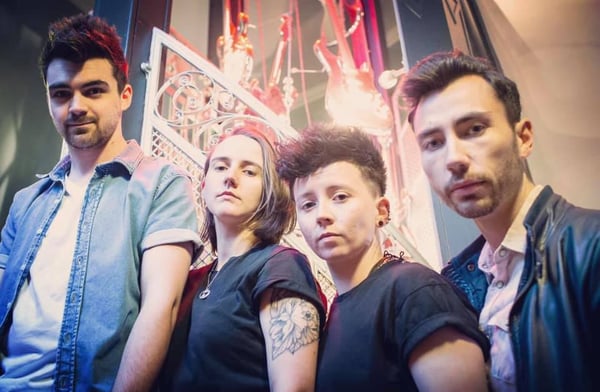 Image of Sara 'N' Junbug @ King Tuts Wah Wah Hut