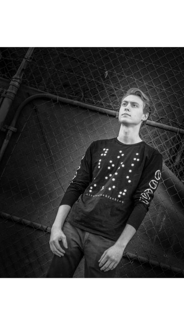 BRAILLE - LS - Circle Slash Fashion