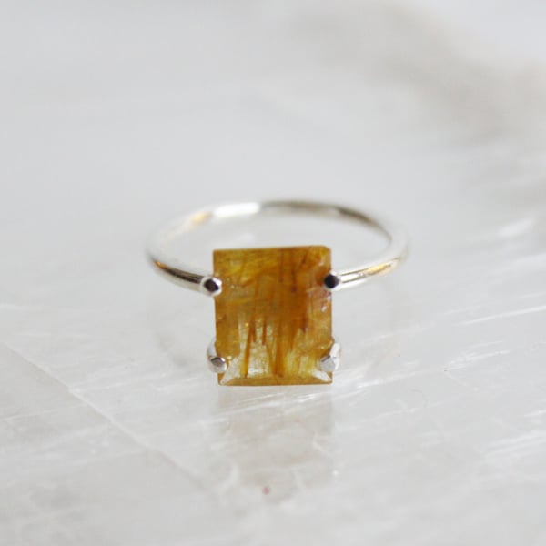 Image of Golden Rutilated Quartz rectagle cut ring