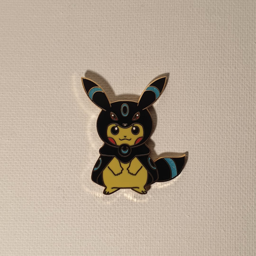 Image of Umbreon Glitter Enamel Pin