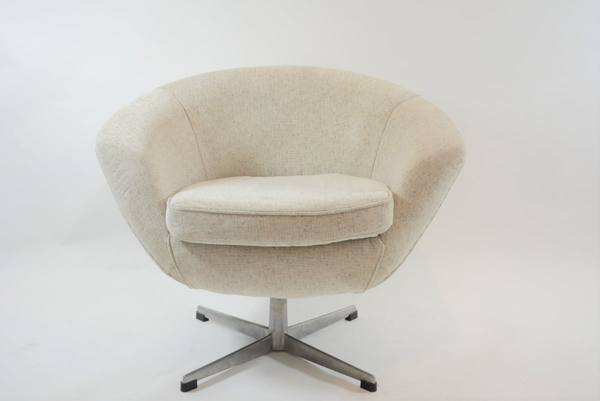 Image of Fauteuil coquille Martini pivotante ivoire
