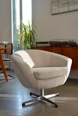 Image of Fauteuil coquille Martini pivotante ivoire
