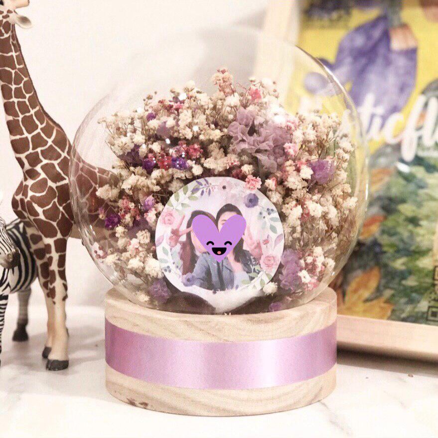 Image of Lilac in a Globe