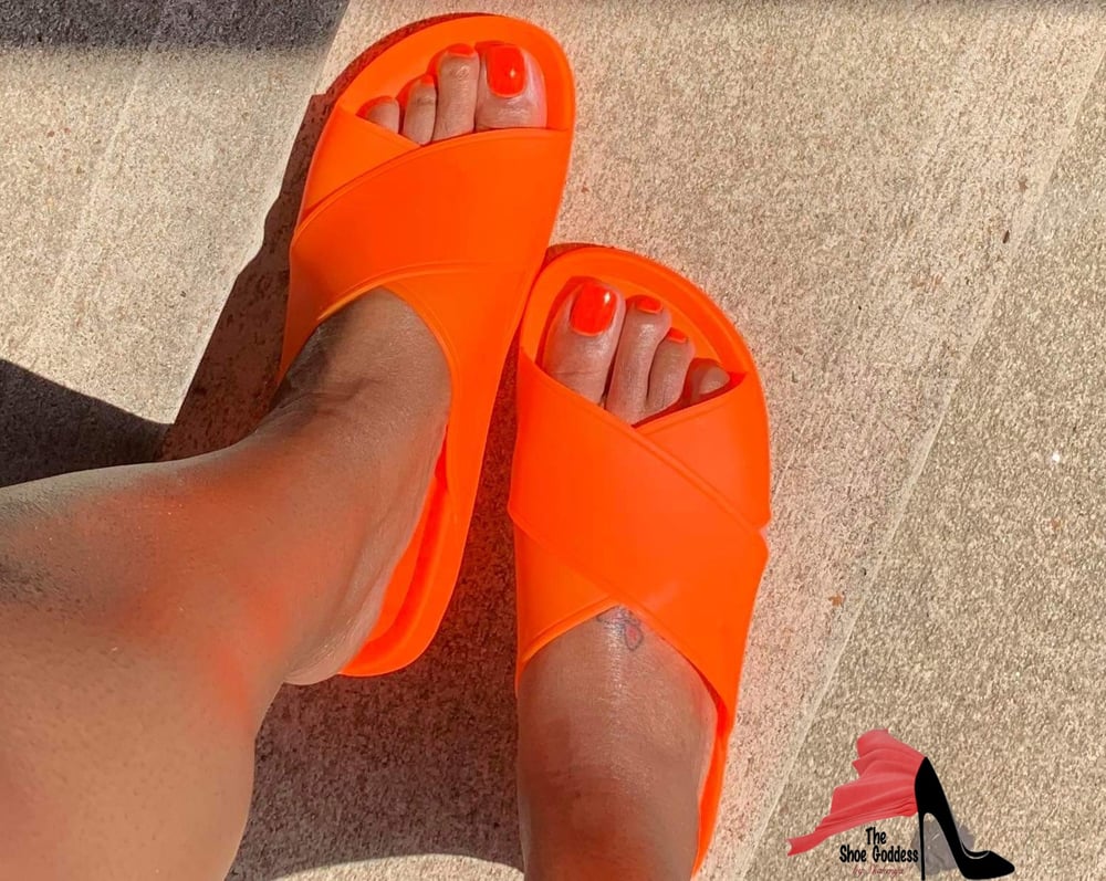 "Oakley" Orange Slides/Backpack Set