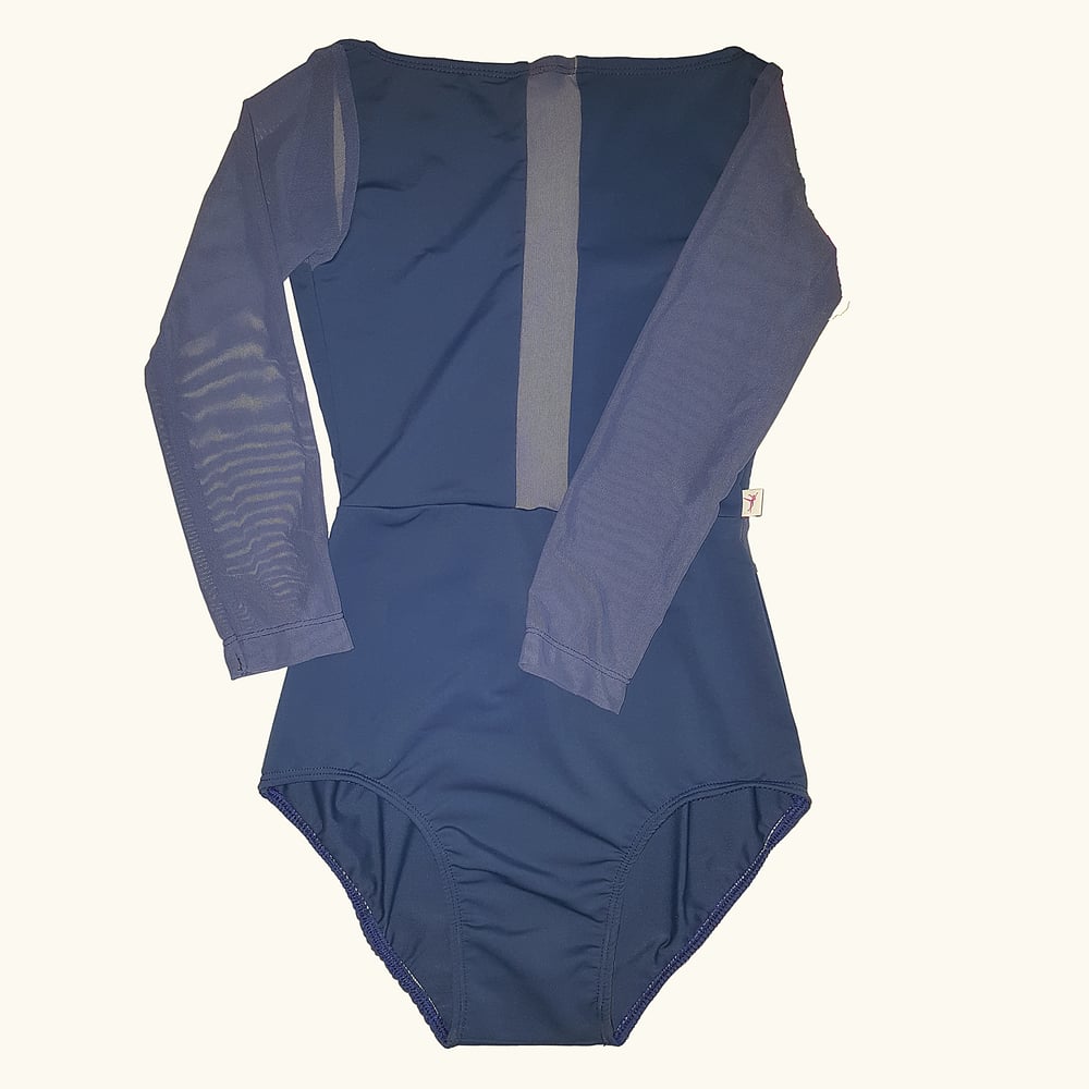 Image of IN THE MIDDLE with long sleeve