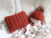 Image 3 of Newborn  photoshoot knitted set | pillow and bonnet | rusty orange