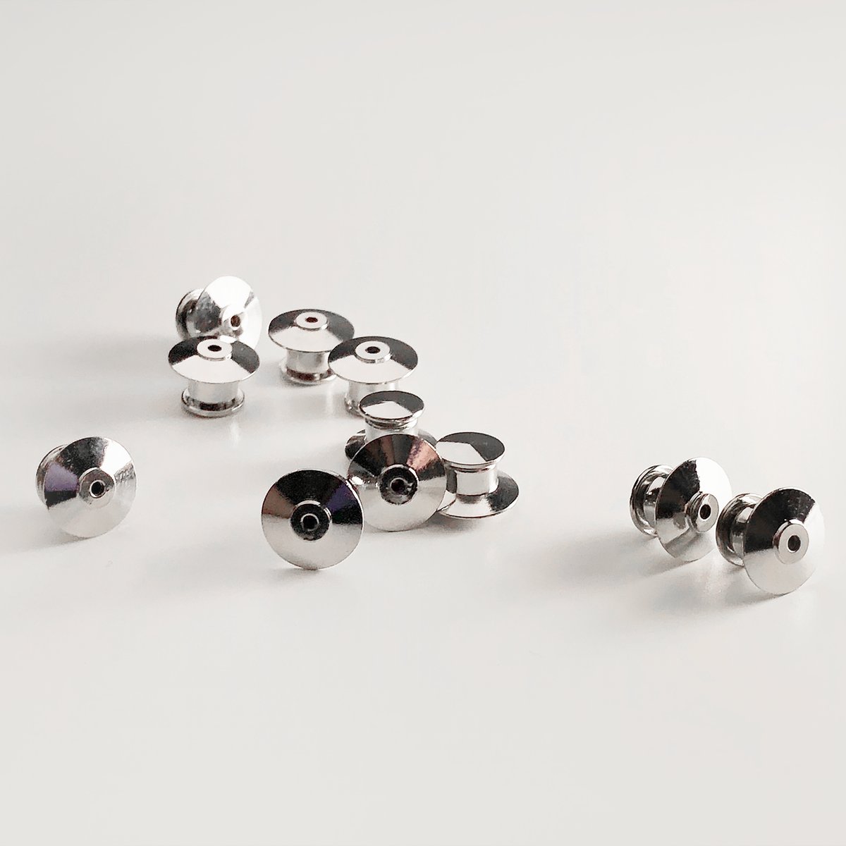 Locking Pin Back (toolfree) Former Gods