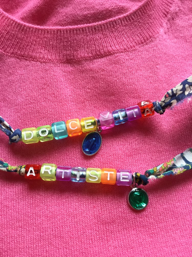 Image of Bracelets à messages sur lien en Liberty 