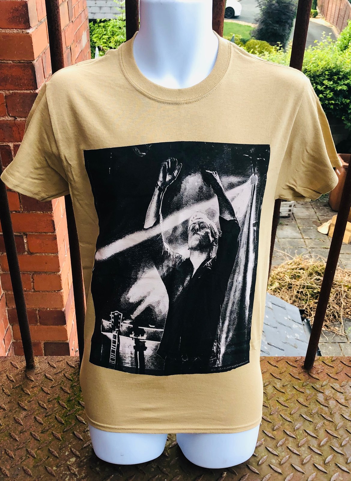 t shirt with photograph on it