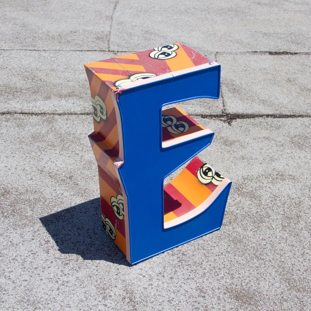 Image of Painted Retired LA Signage 'E'