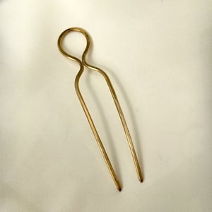 Image of loop hair pin