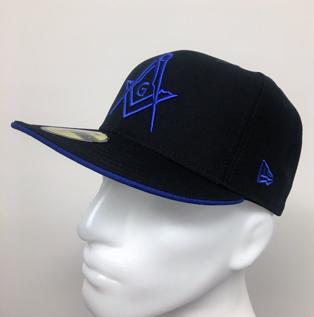 NEW ERA 59FIFTY BLACK - ROYAL WITH G FITTED / Grip or Token