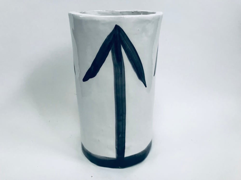 Image of LARGE ARROW VASE 1