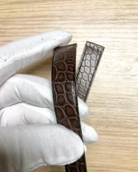 Image 3 of Vintage Brown Alligator flank classic watch strap