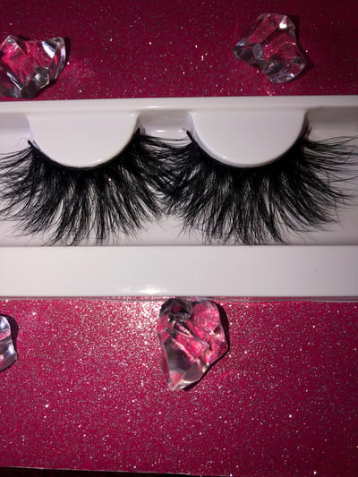 Image of Raquelle - 25mm Mink lashes