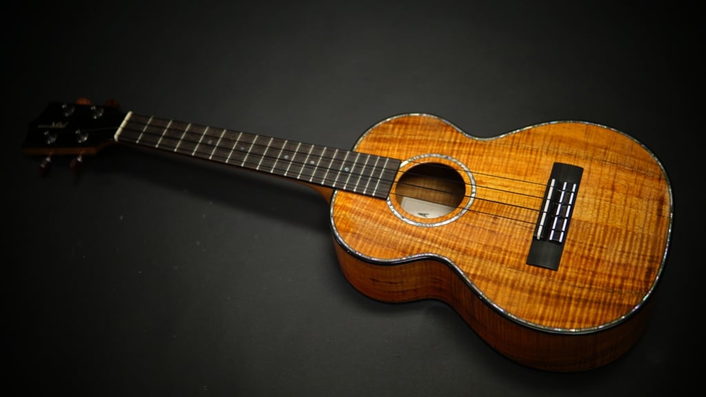 Ukulele Lab — Kamaka HF3D2 Deluxe 2 Tenor 190611
