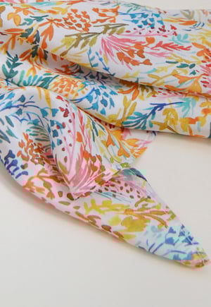 Image of PAÑUELO DE SEDA CLARITA antes 44.95€ ahora 31€