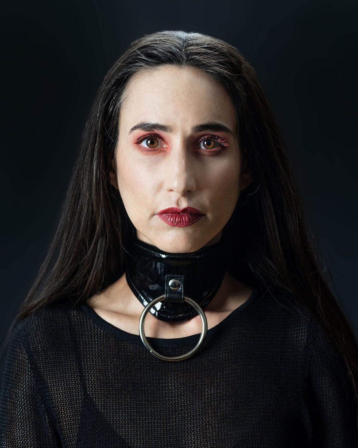 Bettie collar high shine PVC