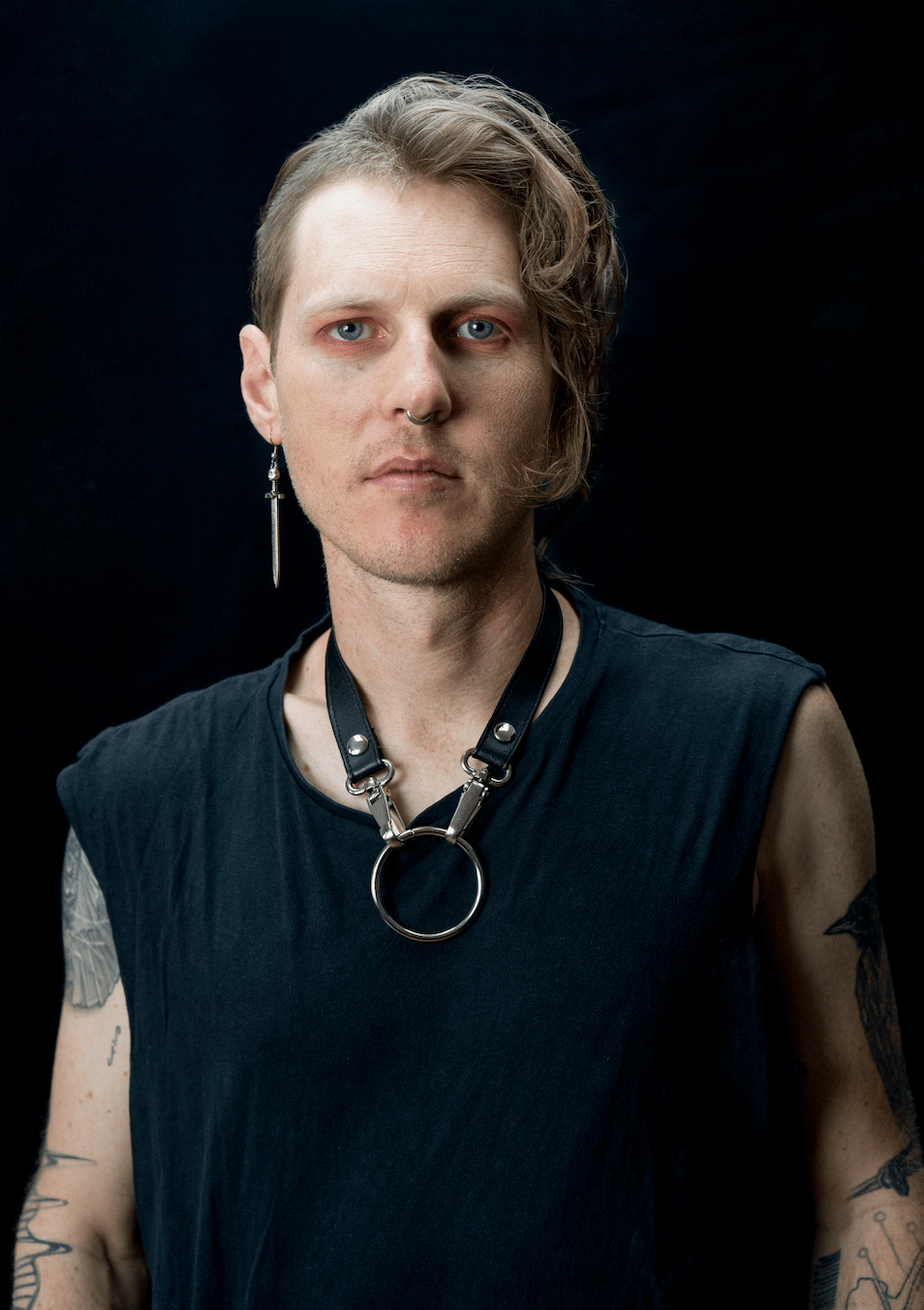 Clip necklace in vegan leather with small ring