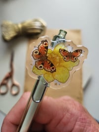 Image 4 of Butterfly Daffodil Pen 