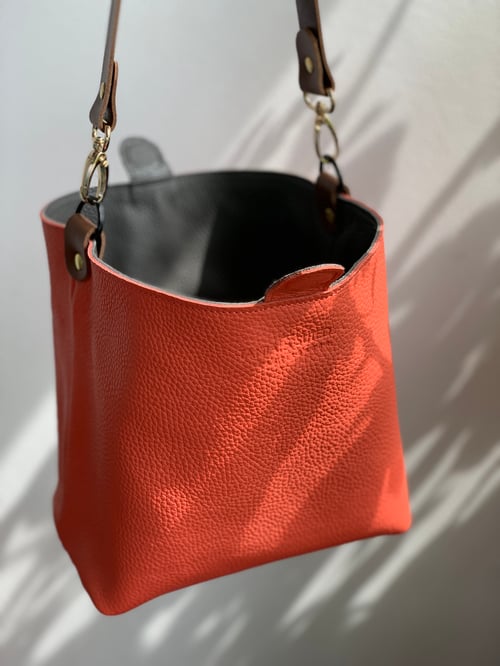 Image of Reversible Bucket