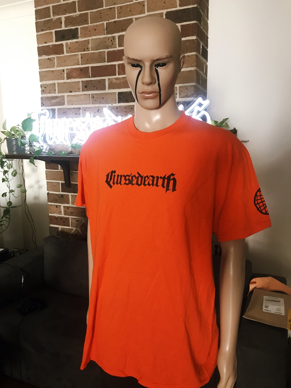 orange tshirt men