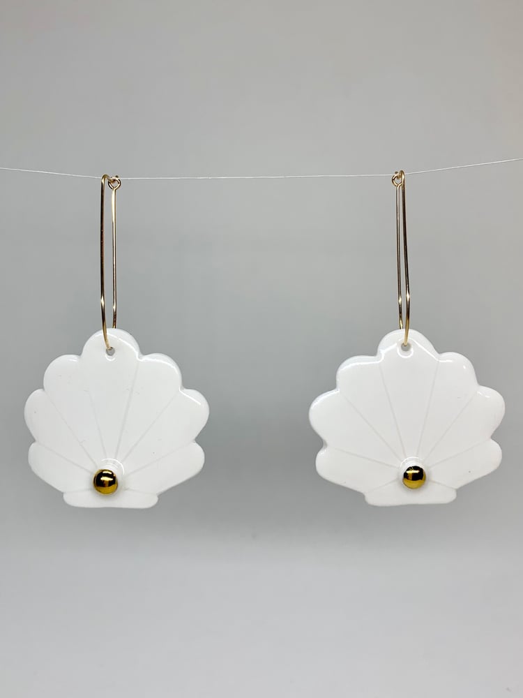 Image of Blanc Shell Earrings - 20% off