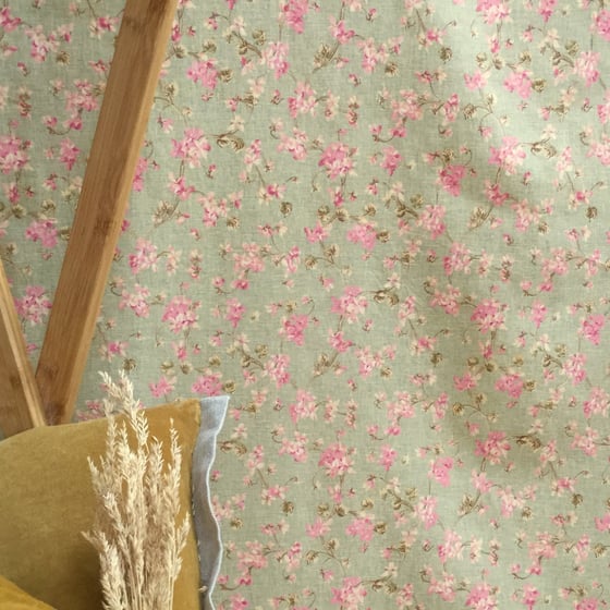 Image of Lin Anglais bouquets petites fleurs rosé fond vert pâle 🇬🇧