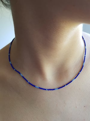 Image of Paula. Collar corto con abalorios de colores de cristal japonés.