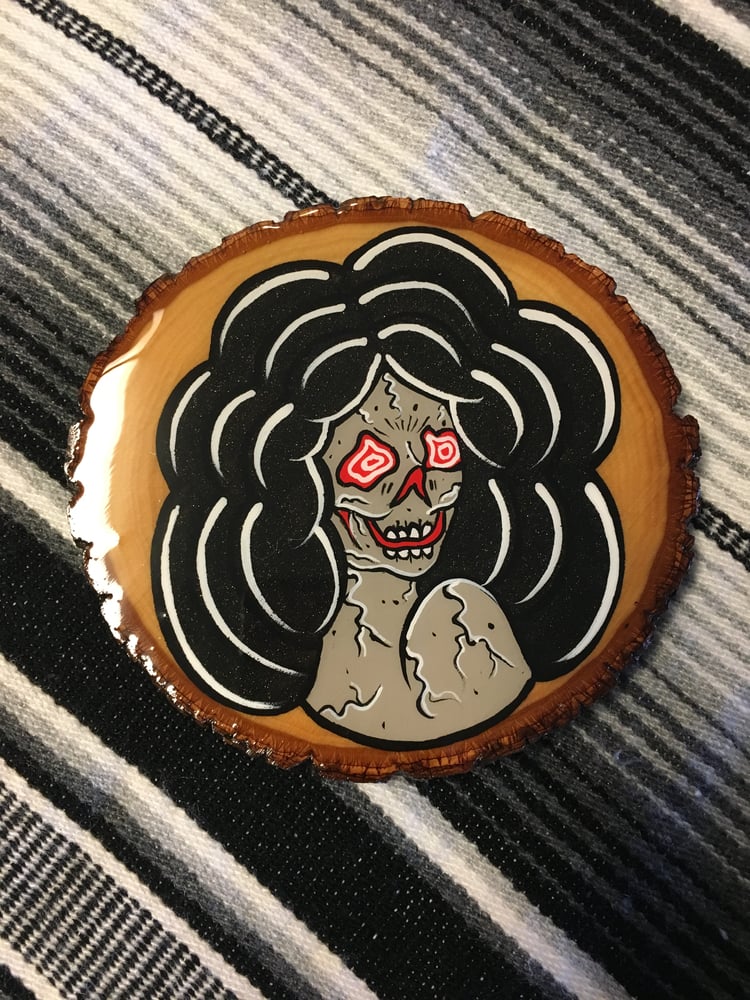 Image of Hypnotic lady