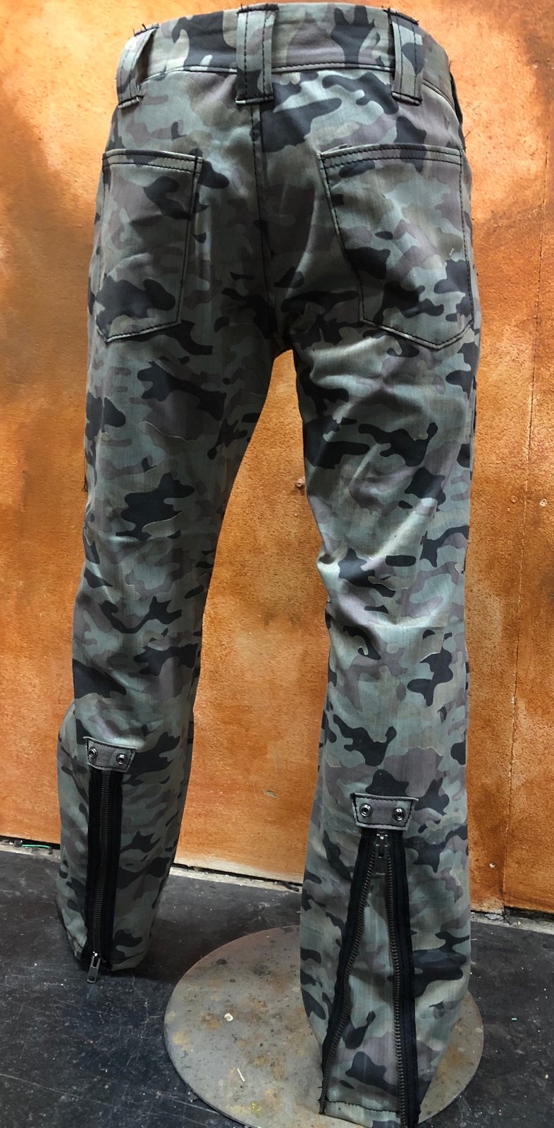 camo pants with knee pads