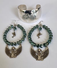 Image 3 of The Great Enchantress Nefertiti Edition in silver plated 