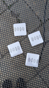 Image 2 of Vulva Magnet