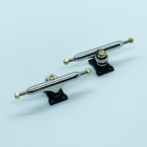 Image of NC 32mm single axle trucks