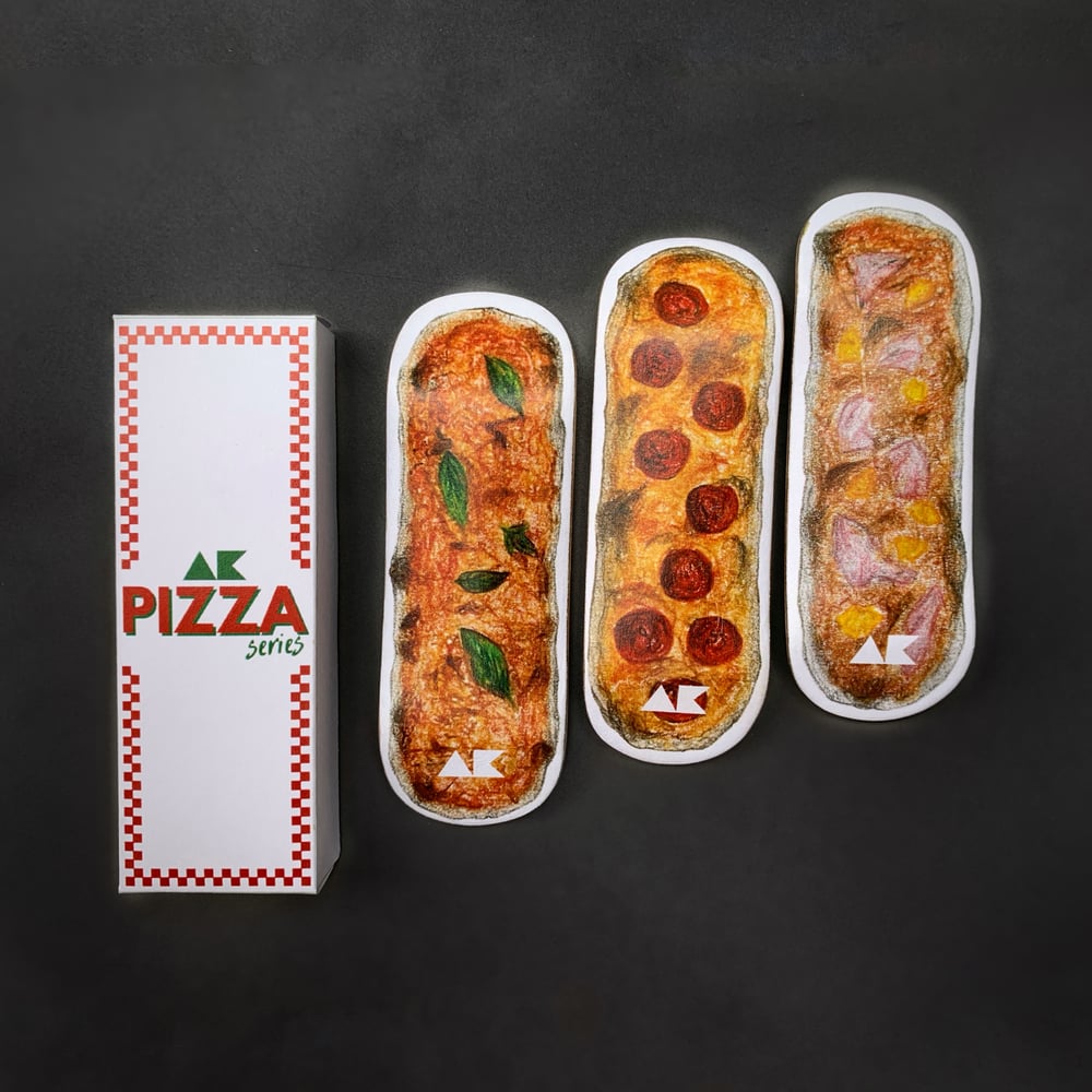 Image of “AK pizza” box
