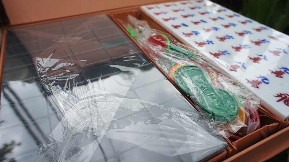 Image of A2 Crystal Grey Mahjong Set 