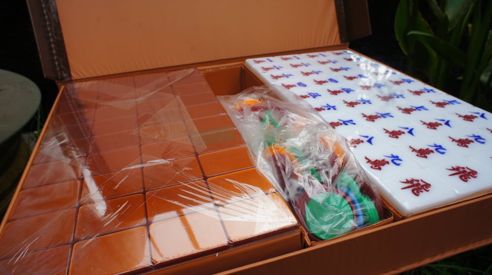 Image of A2 Premium Orange Brown Mahjong Set