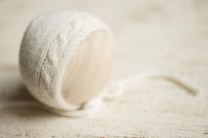 Image of {New!} Cabled Border Special Bonnet