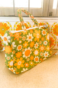 Day tripper overnight bag in the Sunny side up print 