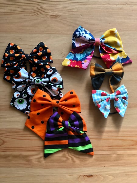 Image of FALL BOWS