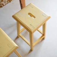 Image 4 of Tabouret Ancien jaune