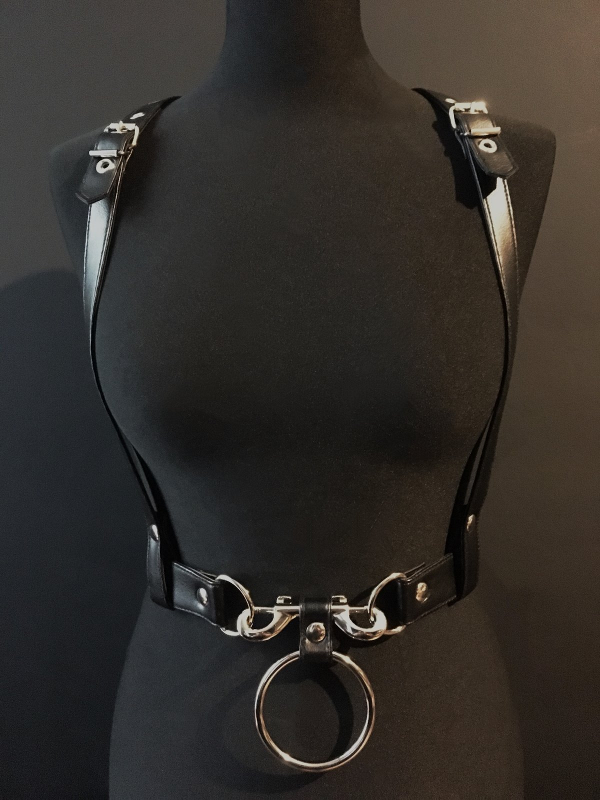 Gotte harness vegan leather