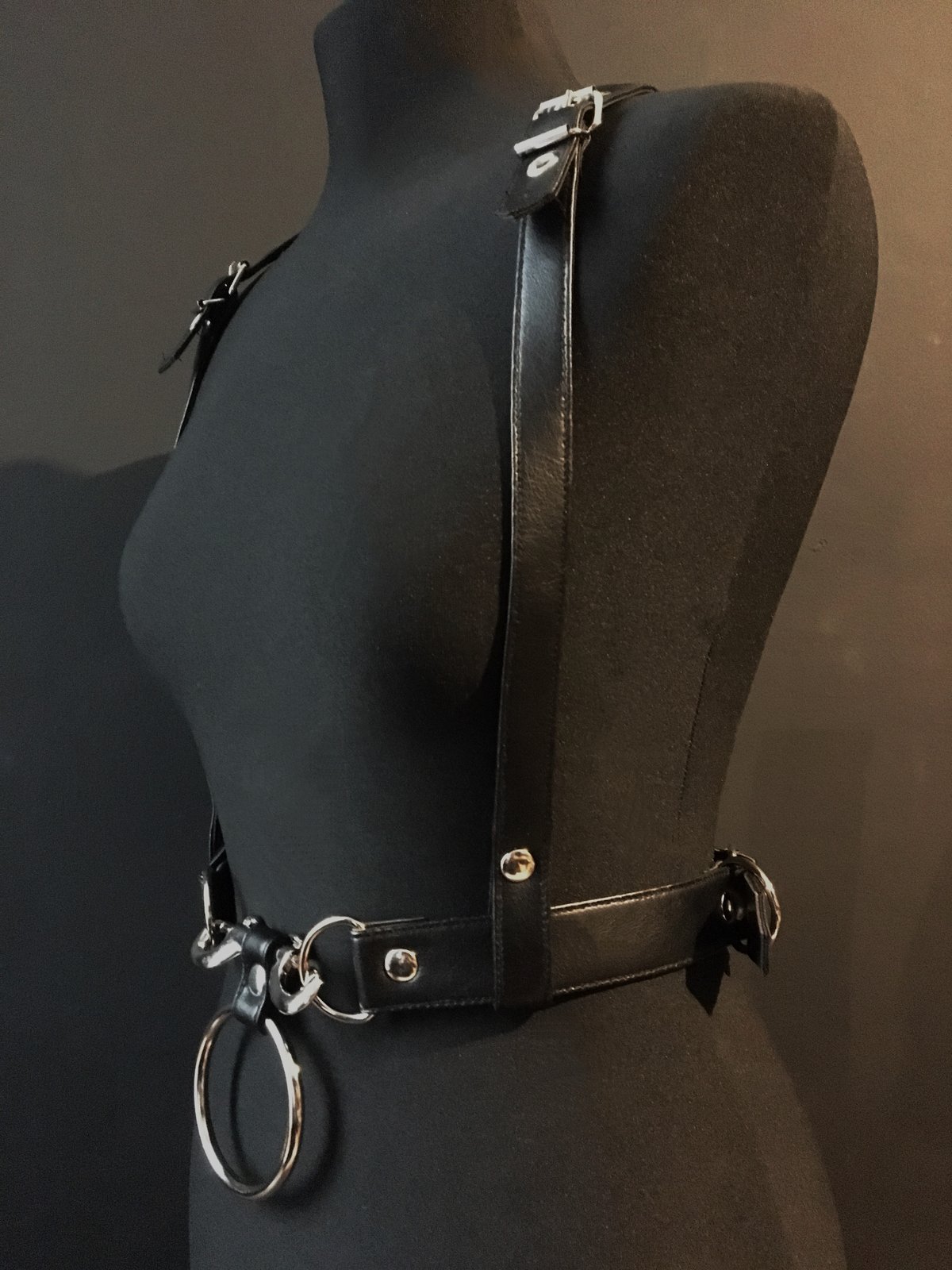 Gotte harness vegan leather
