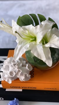 Image 4 of Coffee table flowers (4 styles)