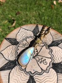 Rainbow Moonstone//Raw Opal 