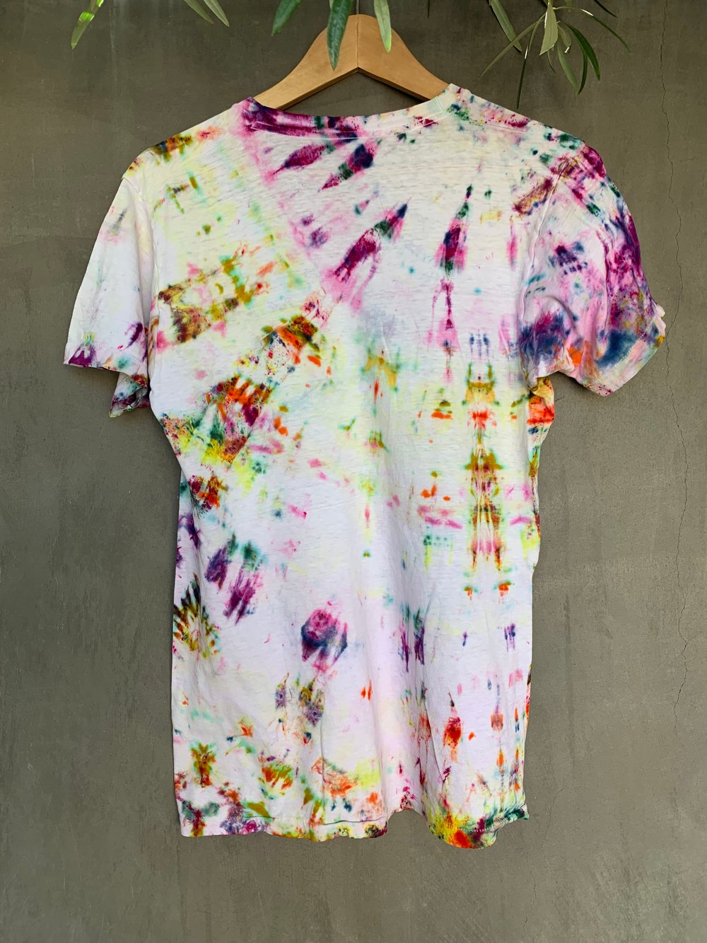 Image of rainbow tie dye vintage tee - small