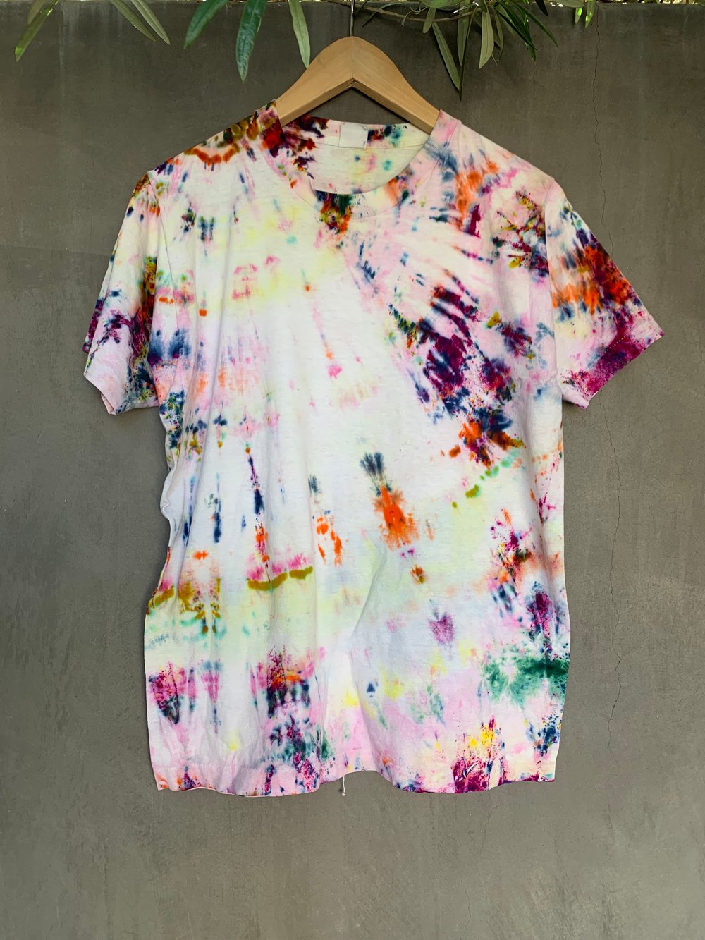 Image of rainbow tie dye vintage tee - medium 4