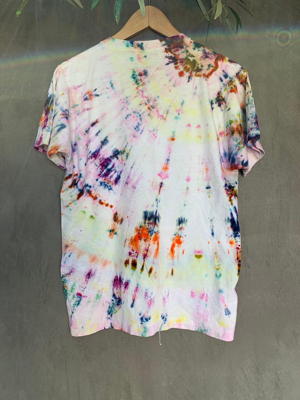 Image of rainbow tie dye vintage tee - medium 4